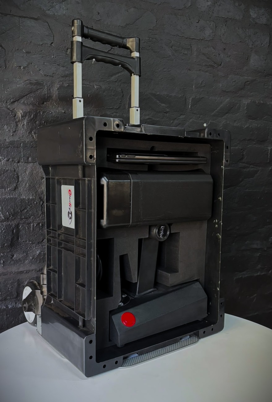 Clarifeye machine with tablet and carry case